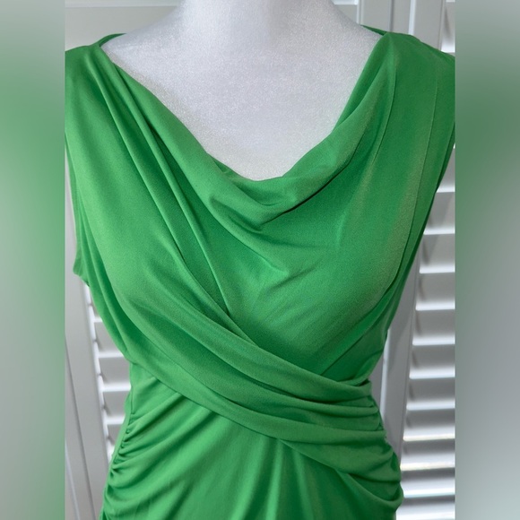 New York & Company Emerald Green Sleeveless Ruched Top Size Small - Picture 2 of 9